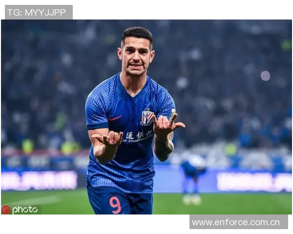 申花强势开局马纳法助攻路易斯破门球队2-0领先首尔