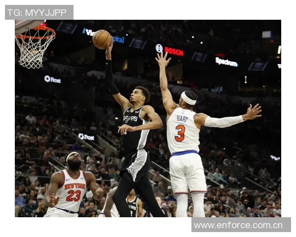 文班亚马半场高效表现仅用16分钟砍下22分7篮板3助攻引发热议