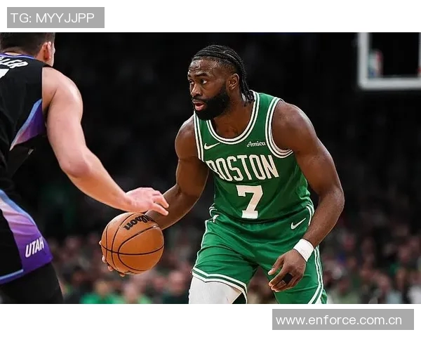 美职篮新赛季东部展望:绿军重建之路与三强争霸的激烈对决
