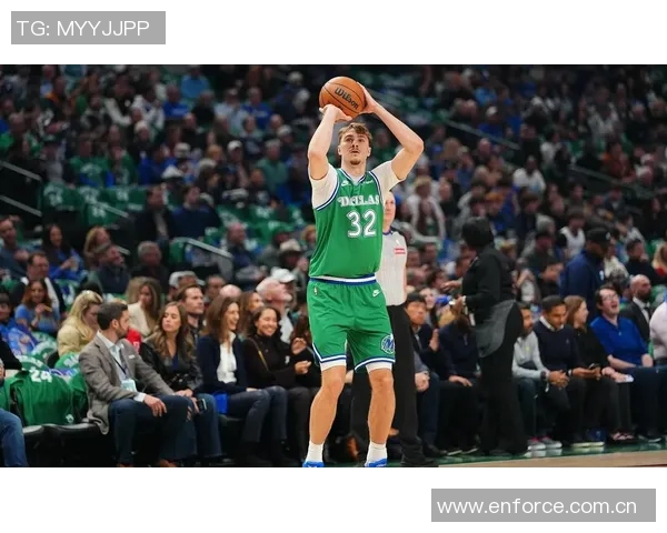 克尼佩尔表现出色12投7中砍下21分7助攻三分球命中率高达55